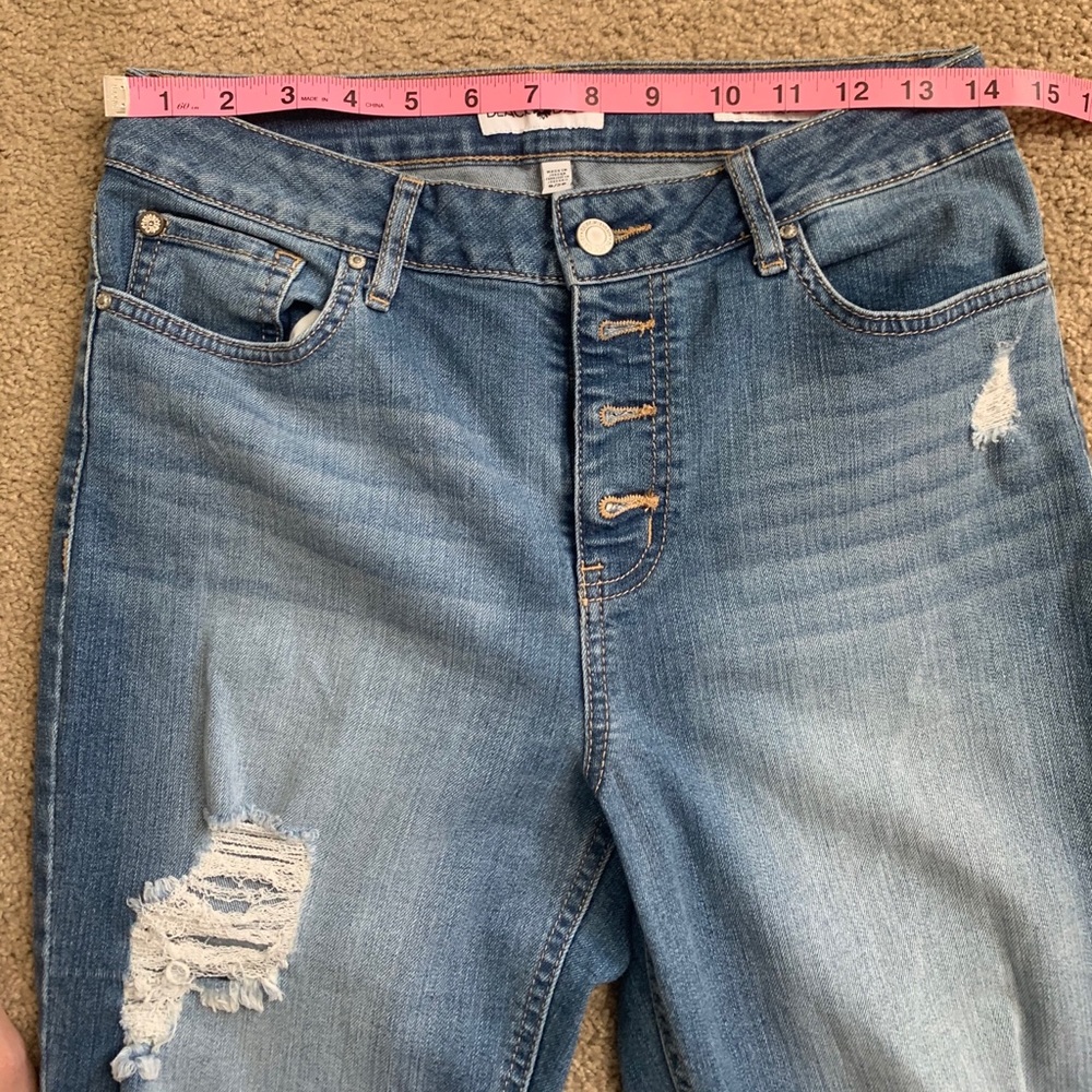 Distressed Jeans - Picture 5 of 8